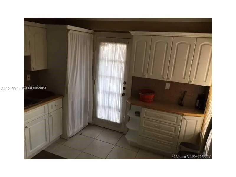 10794 N Kendall Dr # B23, Miami FL 33176