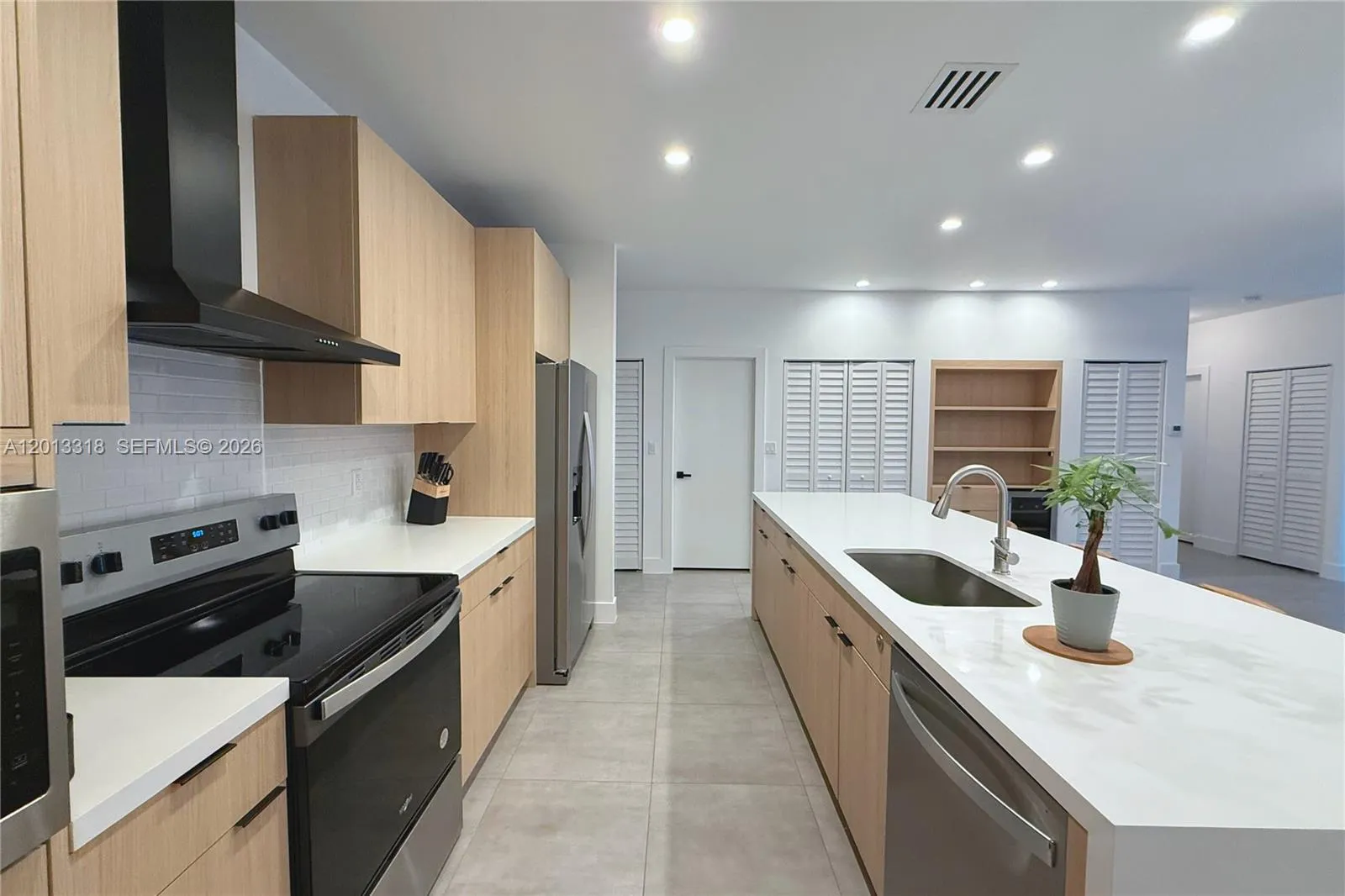 233 NW 120th St, Miami FL 33168