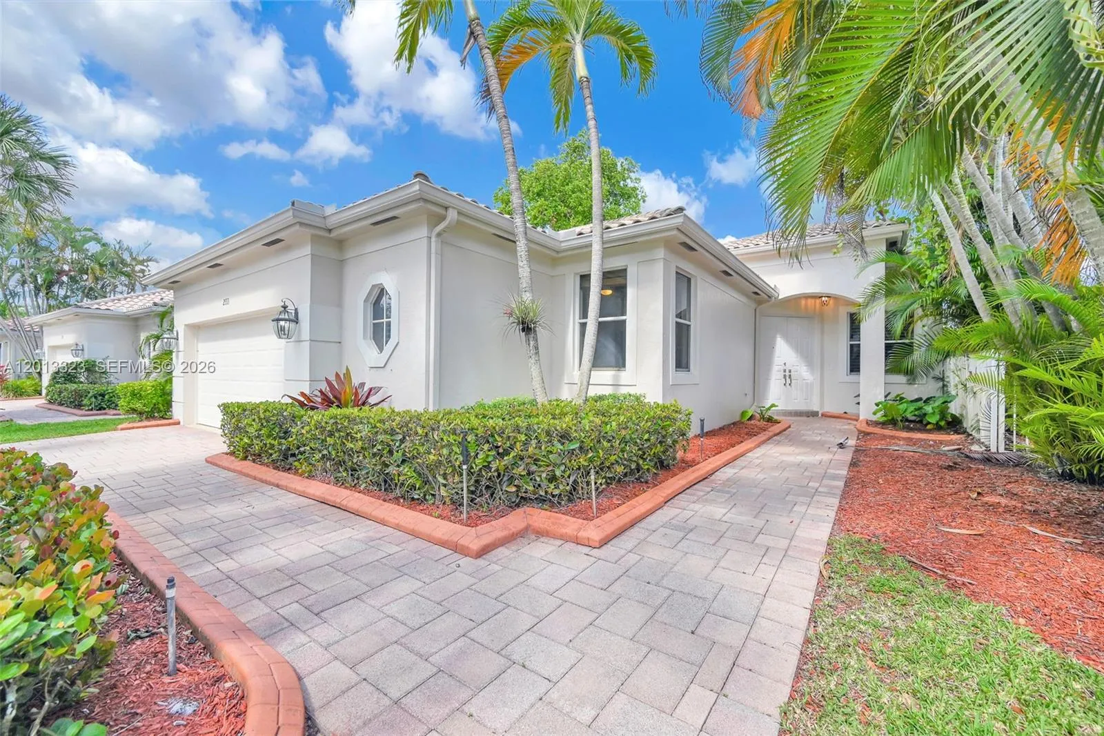 2553 Bay Pointe Drive, Weston FL 33327