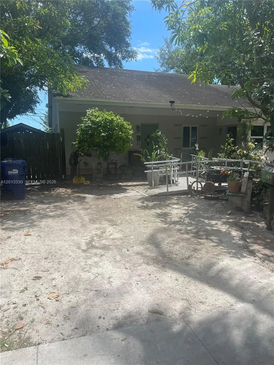 5930 SW 44th Ter, Miami FL 33155