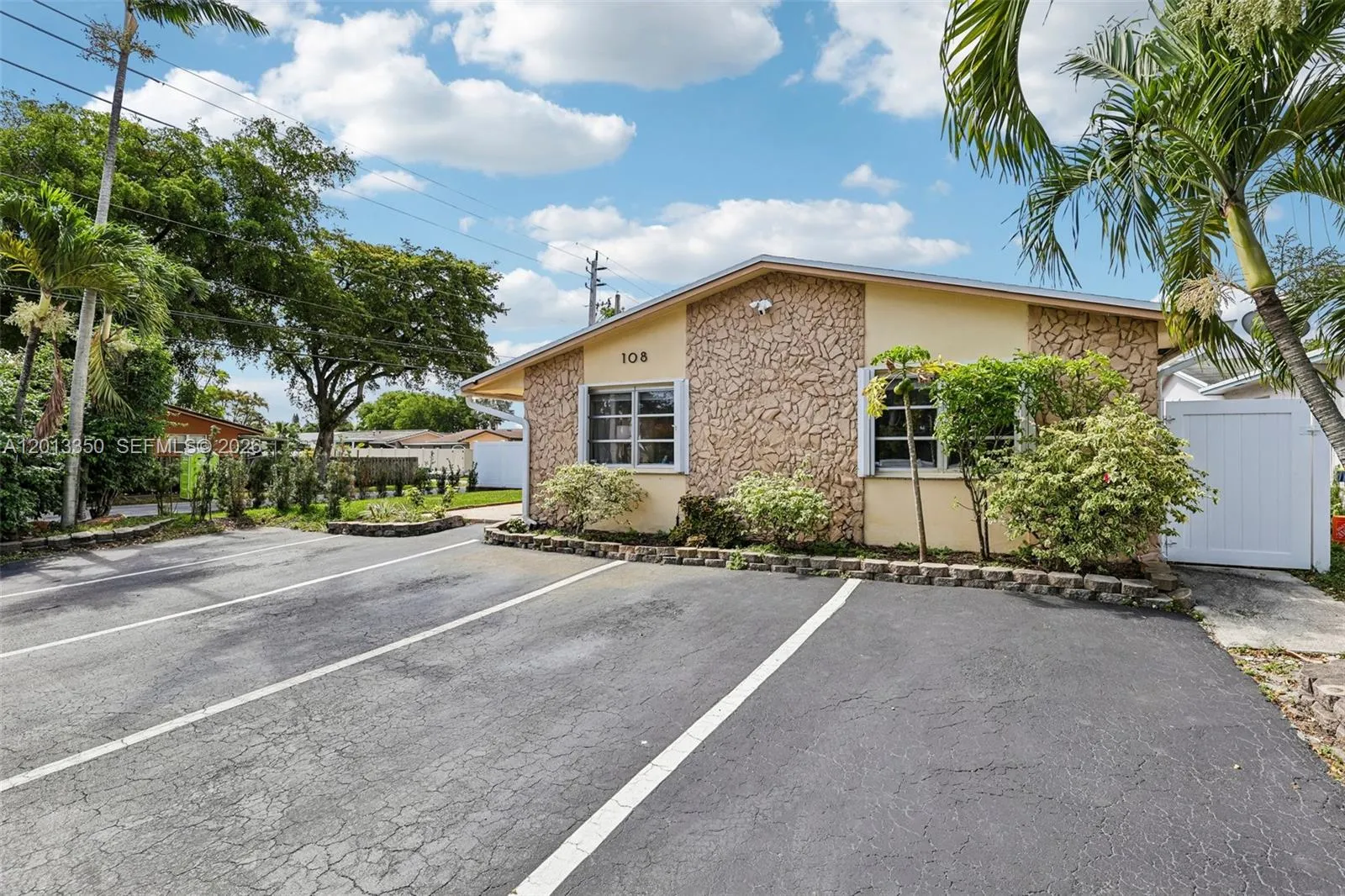 108 SE 4th Ter, Dania Beach FL 33004