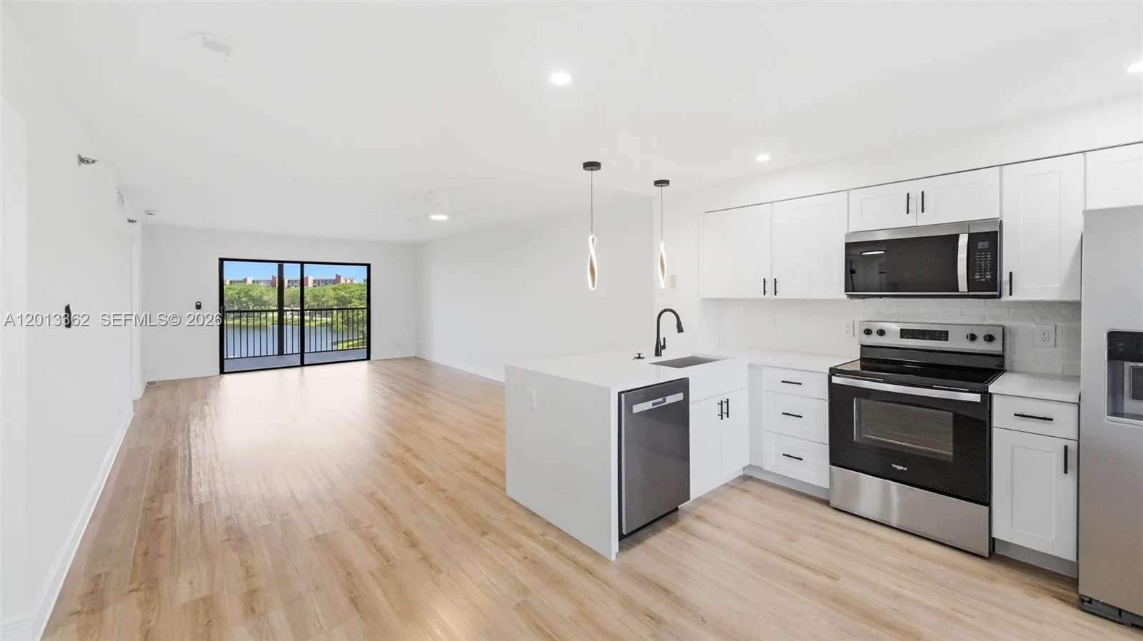 2232 N Cypress Bend Dr # 507, Pompano Beach FL 33069