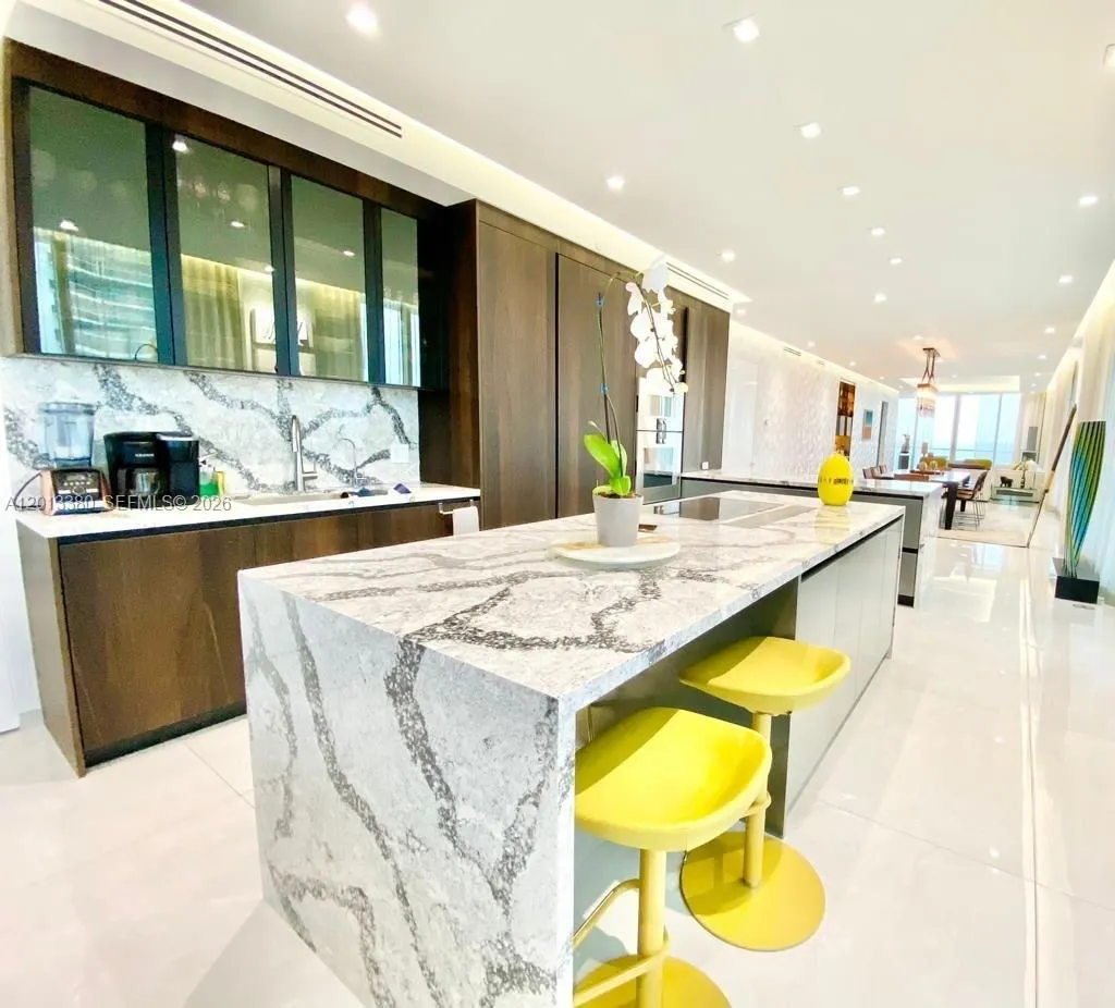 16901 Collins Ave # 701, Sunny Isles Beach FL 33160