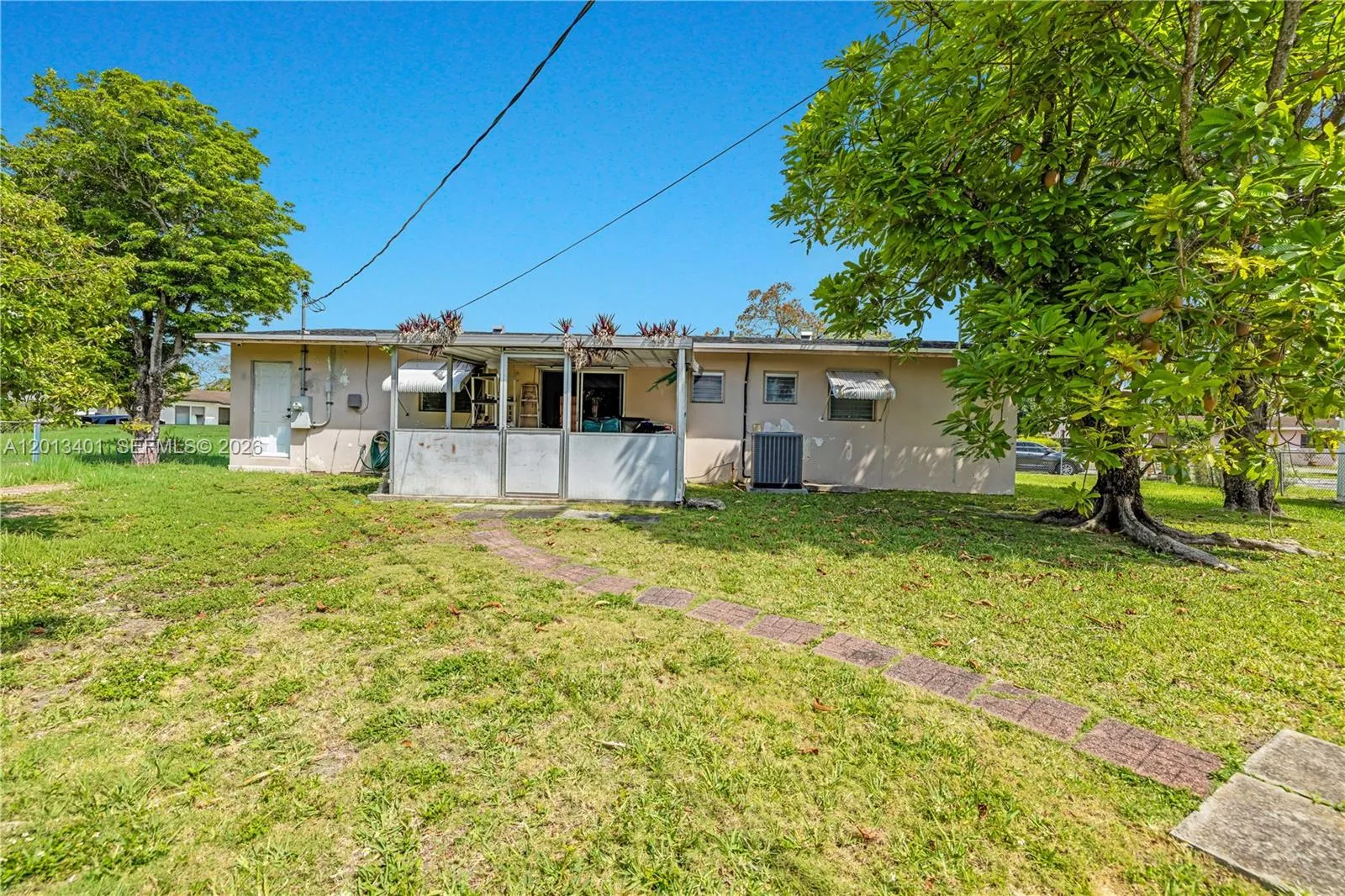 10370 SW 44th St, Miami FL 33165
