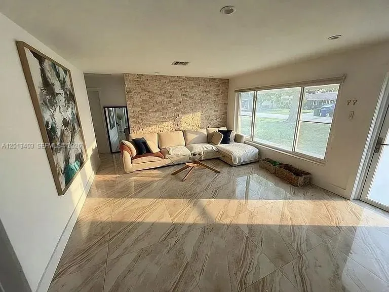 1823 SW 29th St, Fort Lauderdale FL 33315