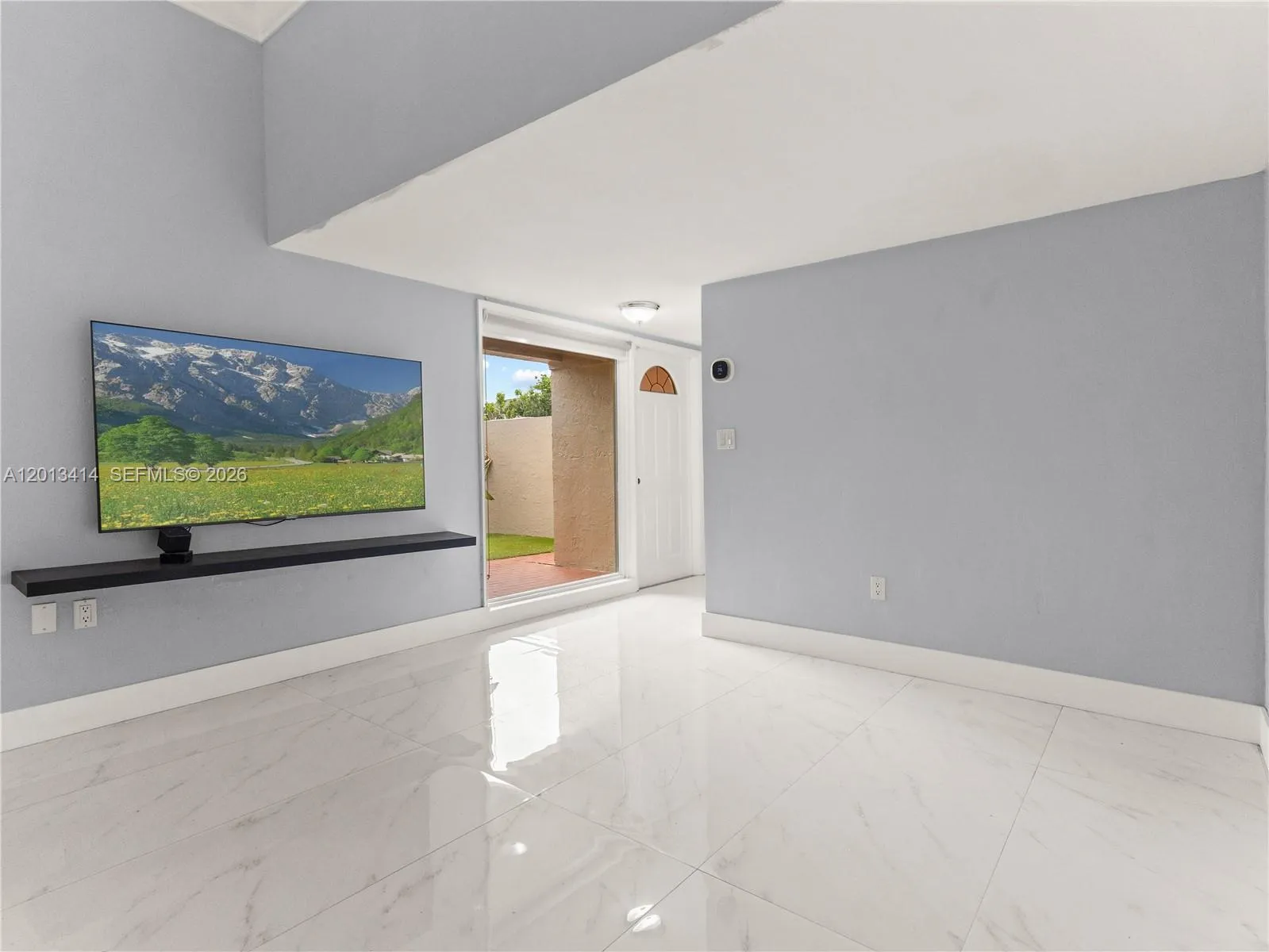 9133 Fontainebleau Blvd # 8, Miami FL 33172