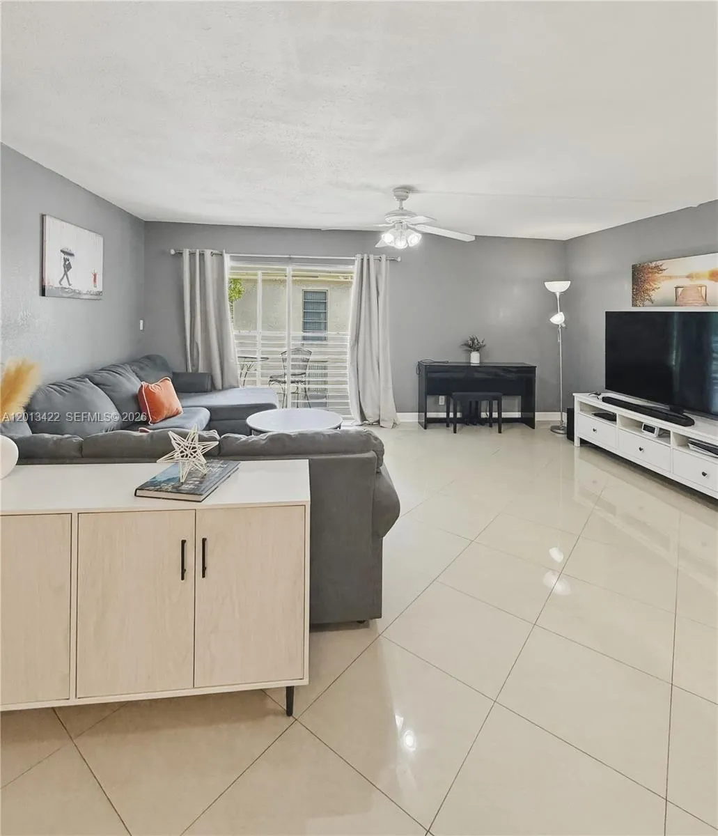406 N Laurel Dr # 207, Margate FL 33063