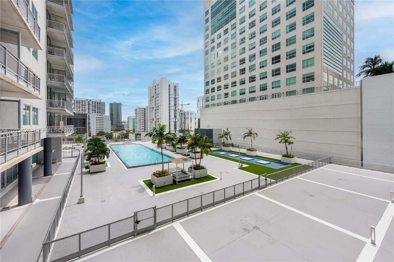 690 SW 1st CT # 1034, Miami FL 33130