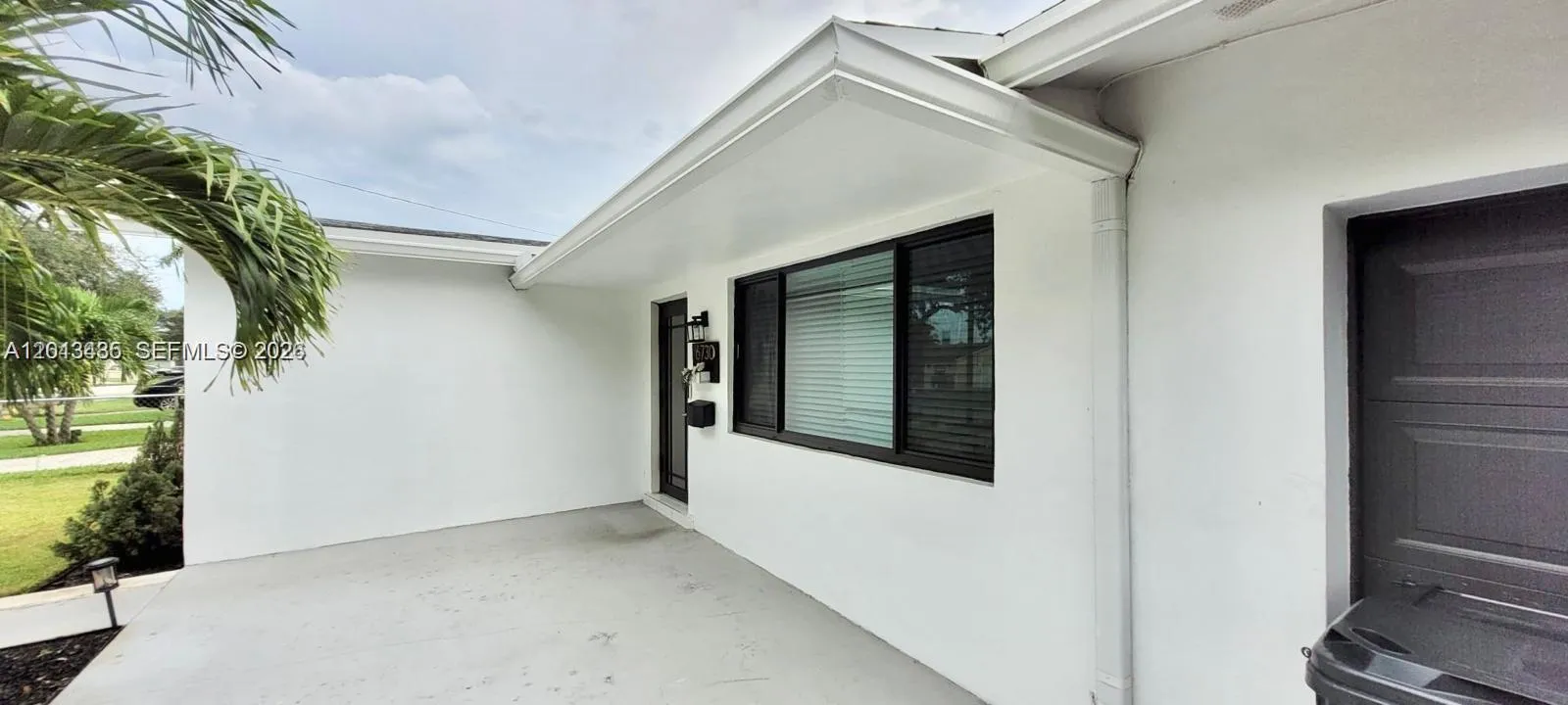 6730 Charleston St, Hollywood FL 33024