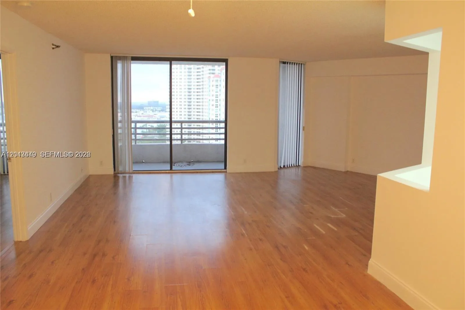 3300 NE 191st St # 1903, Aventura FL 33180