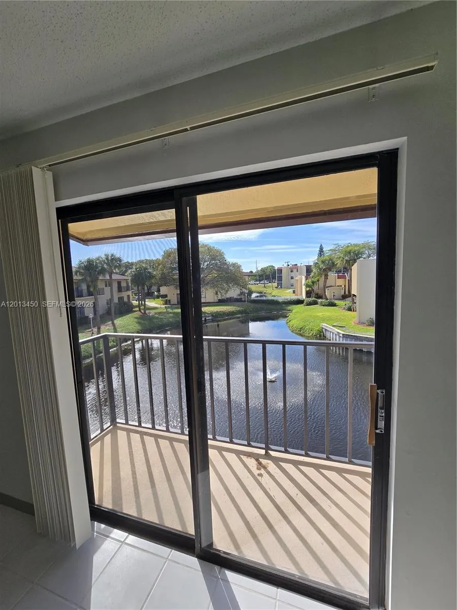 2050 Oleander Blvd # 206, Fort Pierce FL 34950