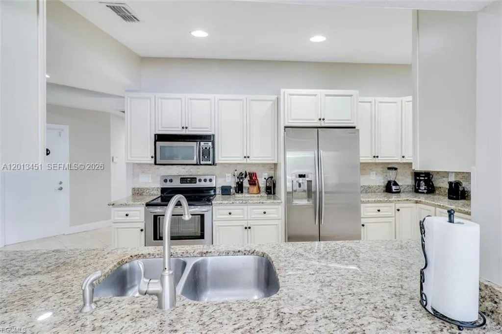 2518 SE 19th AVE, Cape Coral FL 33904