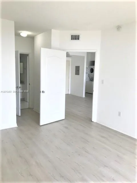 5077 NW 7th St # 807, Miami FL 33126