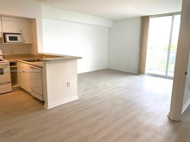 5077 NW 7th St # 807, Miami FL 33126