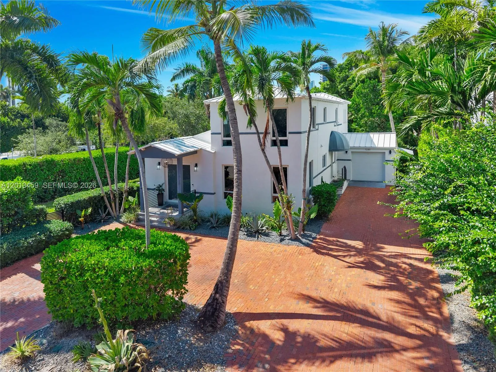 1281 S Venetian Way, Miami FL 33139