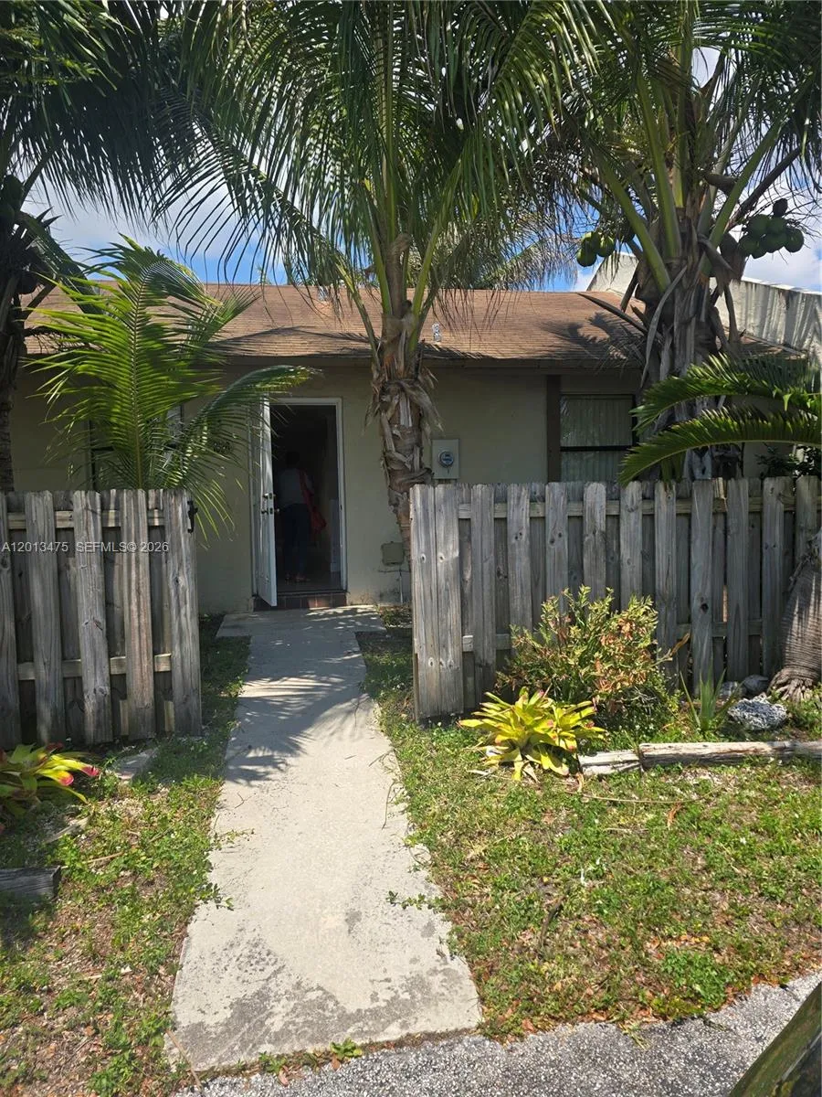 1630 Sandpiper Blvd, Homestead FL 33035