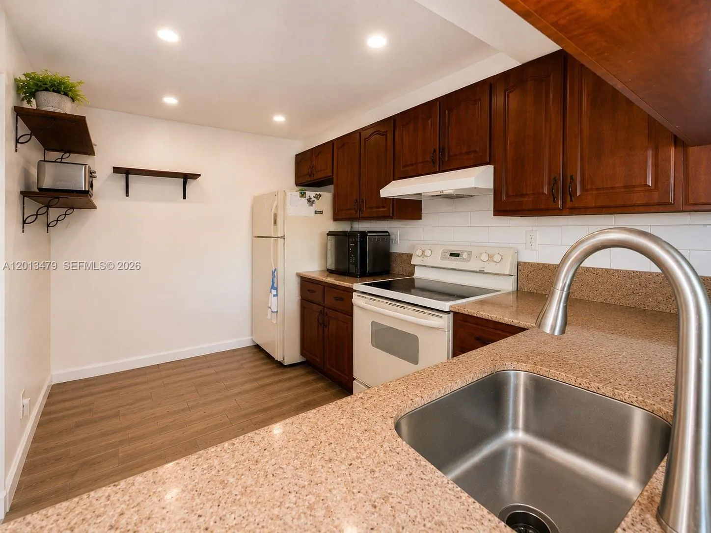 3 bedroom 2 bath for sale at 3199 Foxcroft Rd # 215, Miramar FL 33025