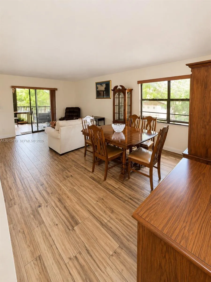 3199 Foxcroft Rd # 215, Miramar FL 33025