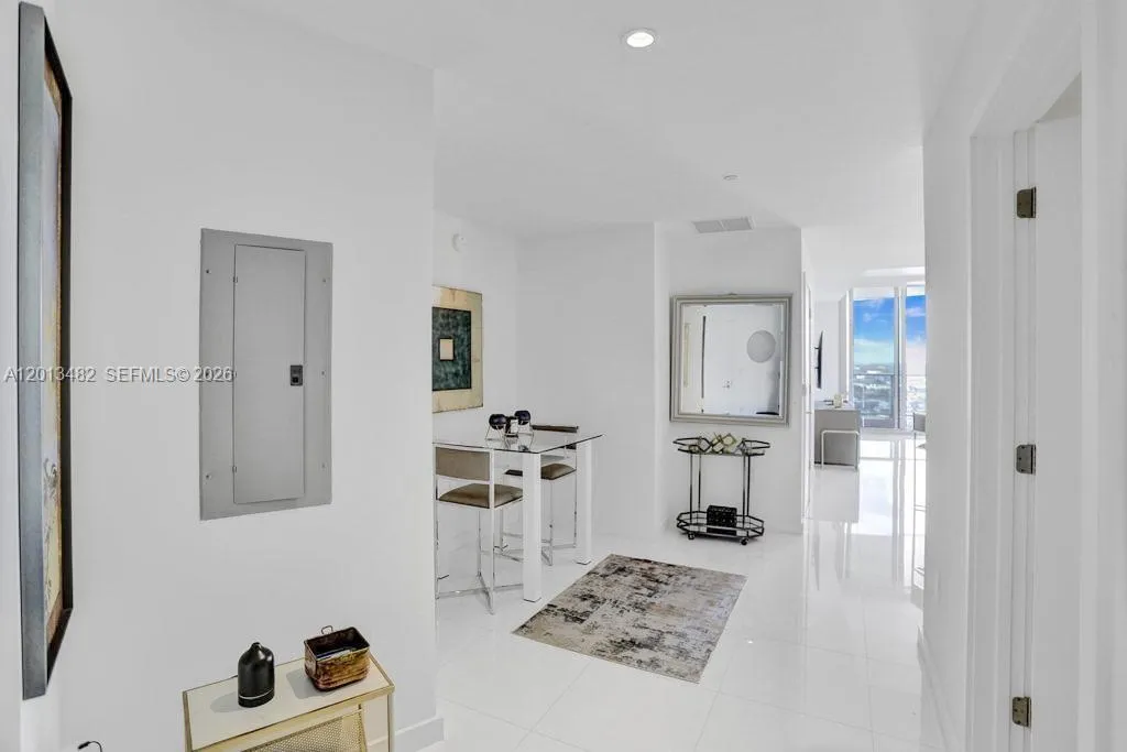 851 NE 1st Ave # 2900, Miami FL 33132