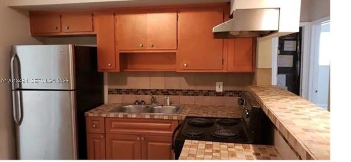 5631 SW 27th St, West Park FL 33023