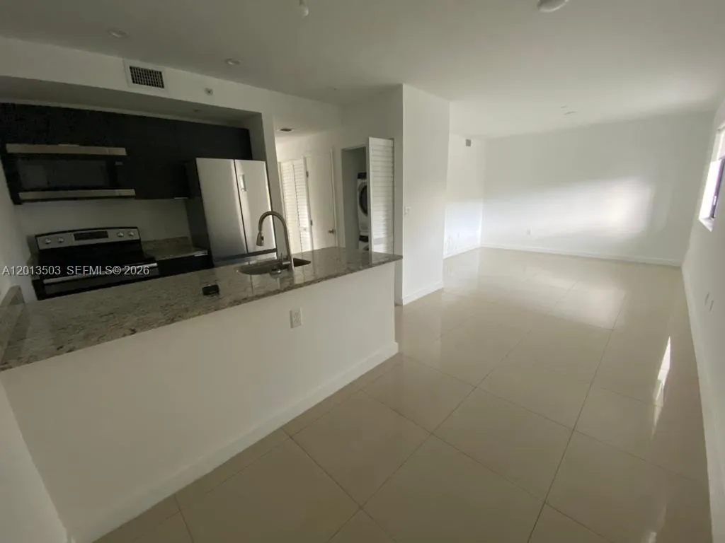 423 E 27th St # 102, Hialeah FL 33013