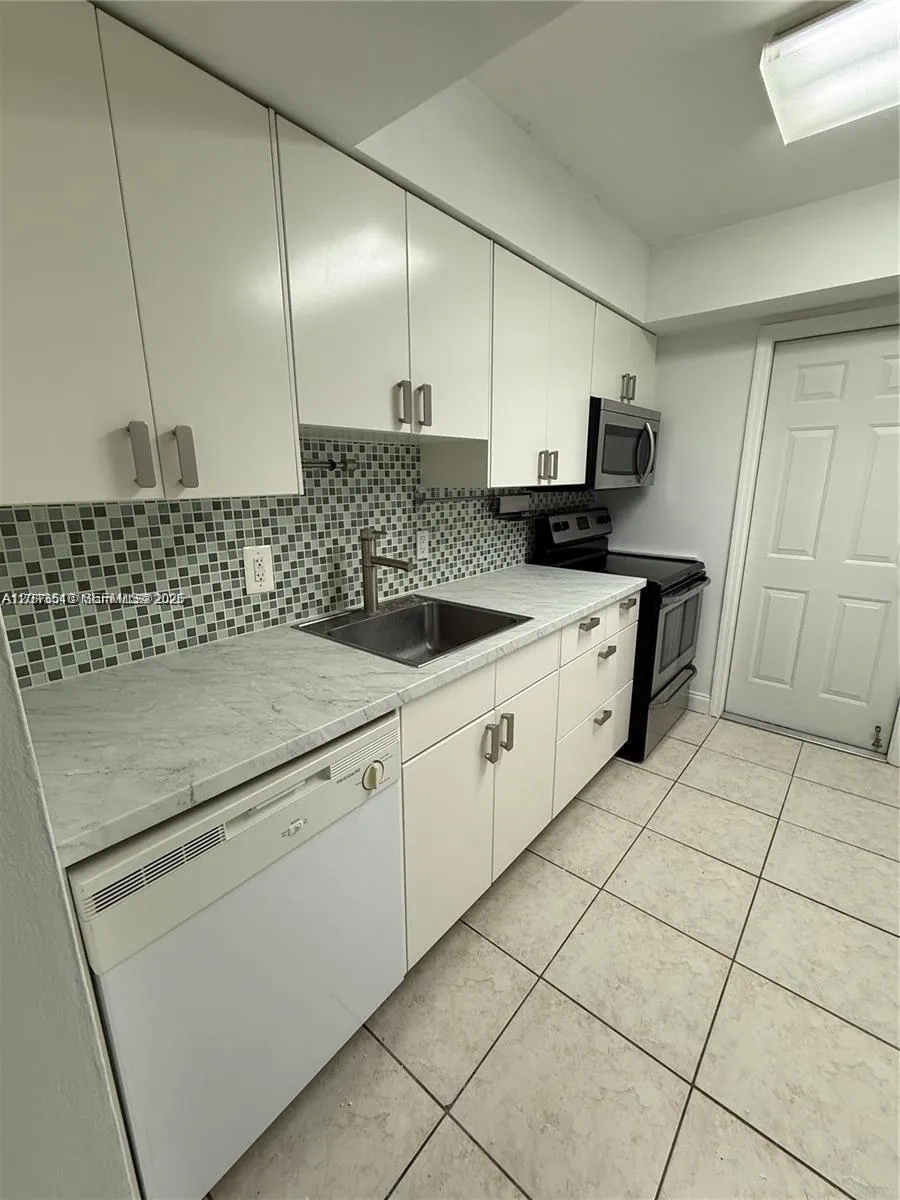 9971 W Bay Harbor Dr # 205, Bay Harbor Islands FL 33154