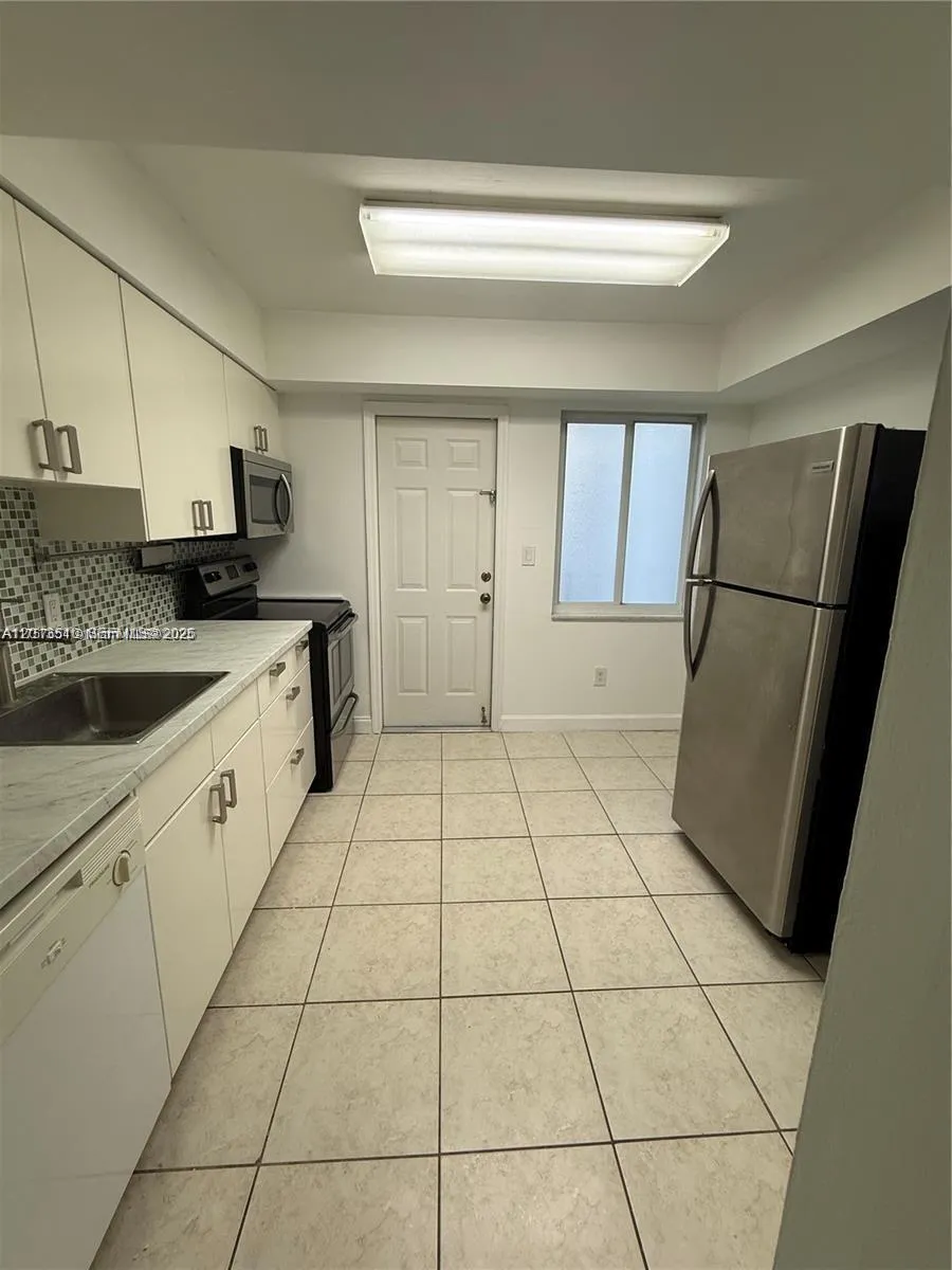 9971 W Bay Harbor Dr # 205, Bay Harbor Islands FL 33154