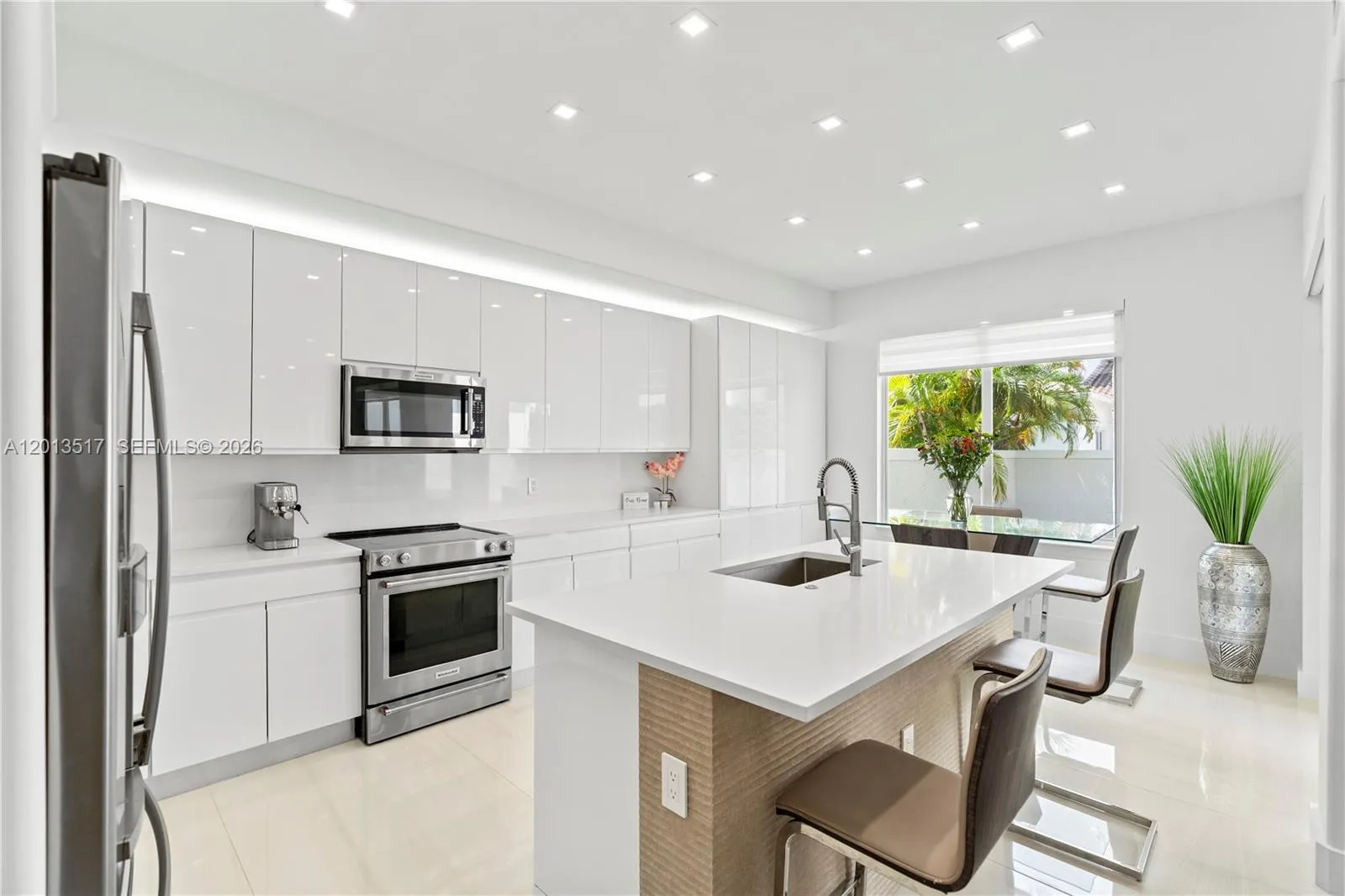 3188 NE 211th Ter, Aventura FL 33180