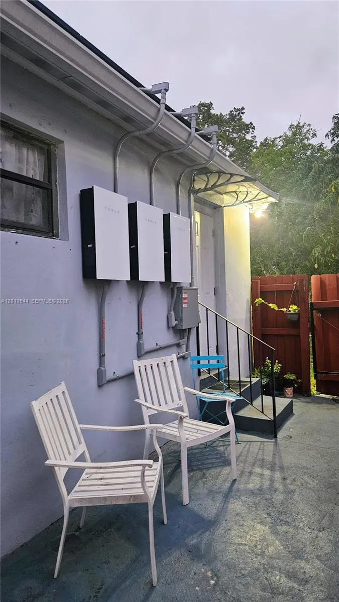 830 NE 159th St, North Miami Beach FL 33162