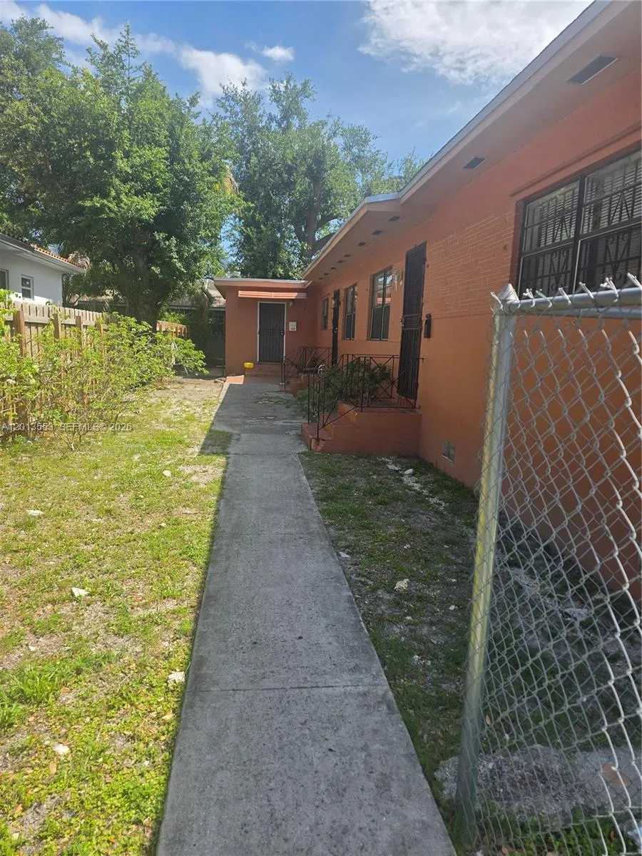 210 NW 69th St # 212, Miami FL 33150