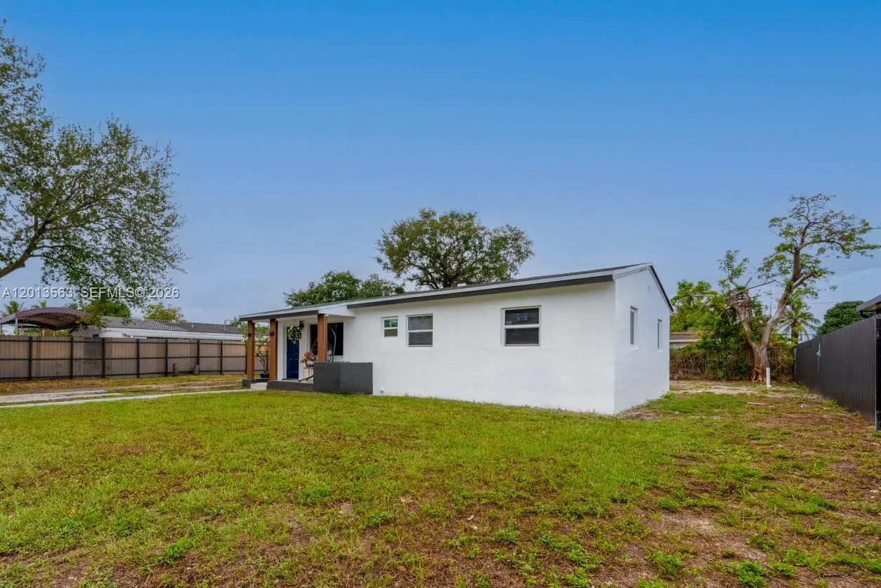 3521 NW 171st Ter, Miami Gardens FL 33056