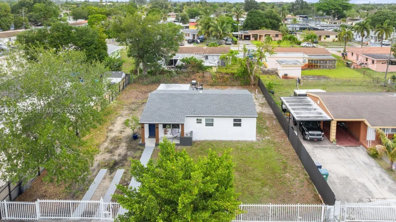 3521 NW 171st Ter, Miami Gardens FL 33056