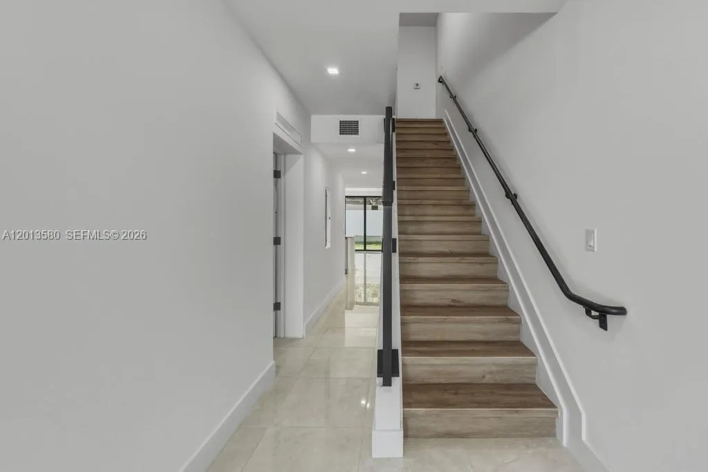 4120 S Oak Pl, Dania Beach FL 33314