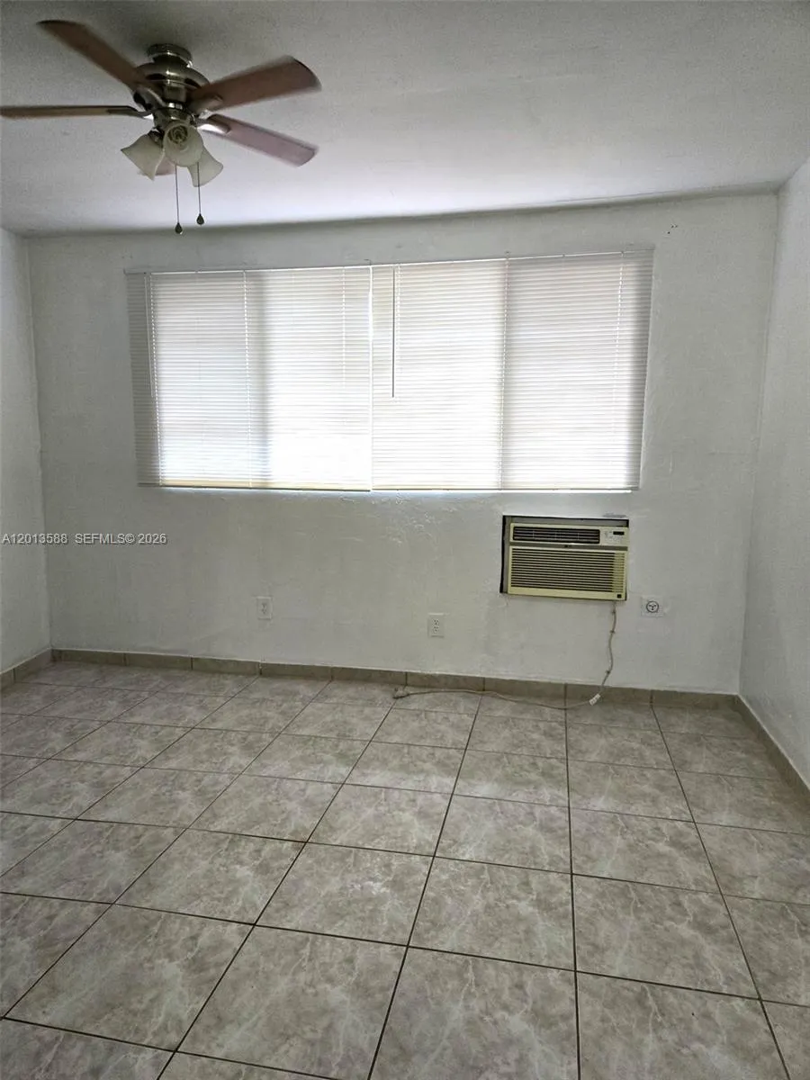 4610 SW 40th St # 1, West Park FL 33023