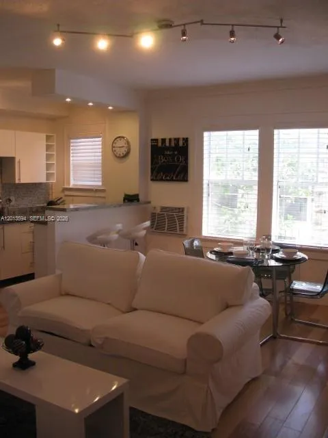 1611 Michigan Ave # 13, Miami Beach FL 33139