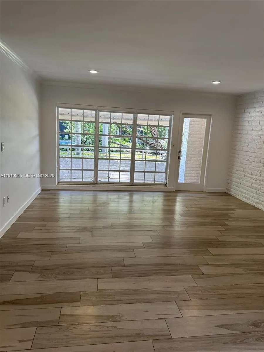 60 Park Dr # B, Bal Harbour FL 33154