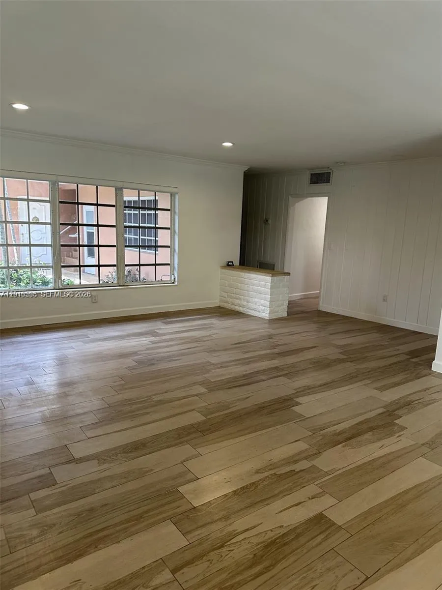 60 Park Dr # B, Bal Harbour FL 33154