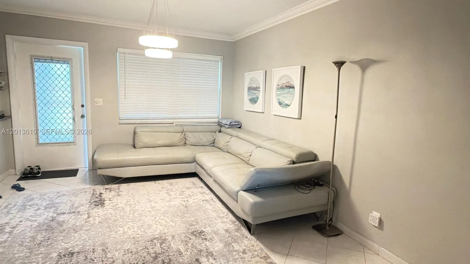 1 bedroom 1 bath for sale at 580 Egret Dr # 211, Hallandale Beach FL 33009
