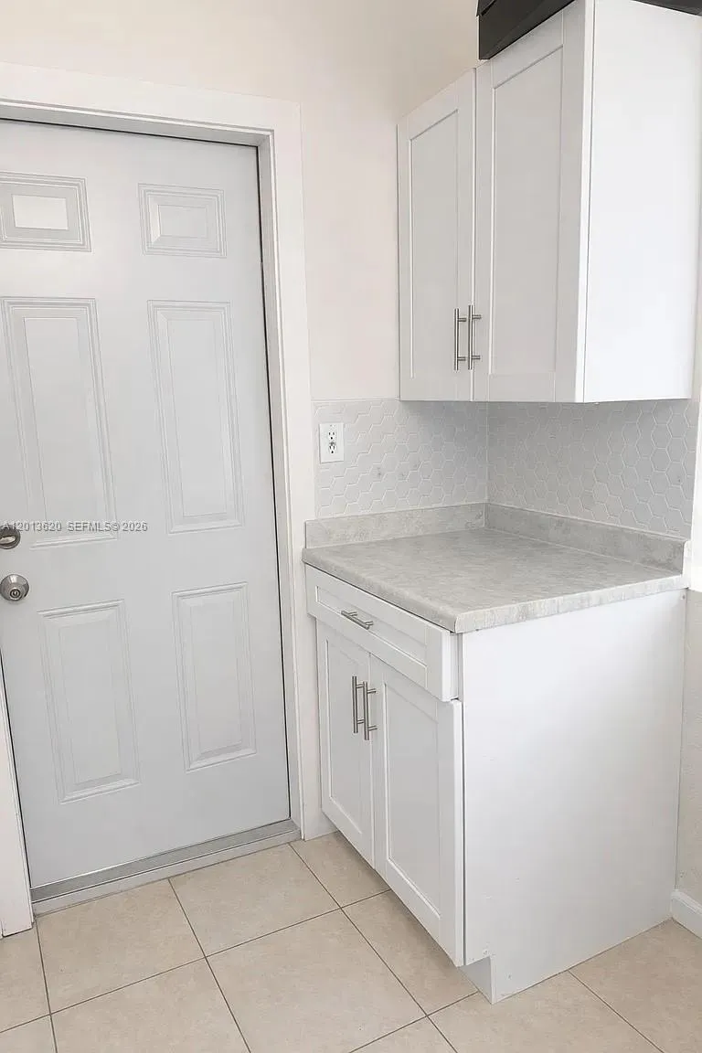1001 NE 10th St # 2, Hallandale Beach FL 33009