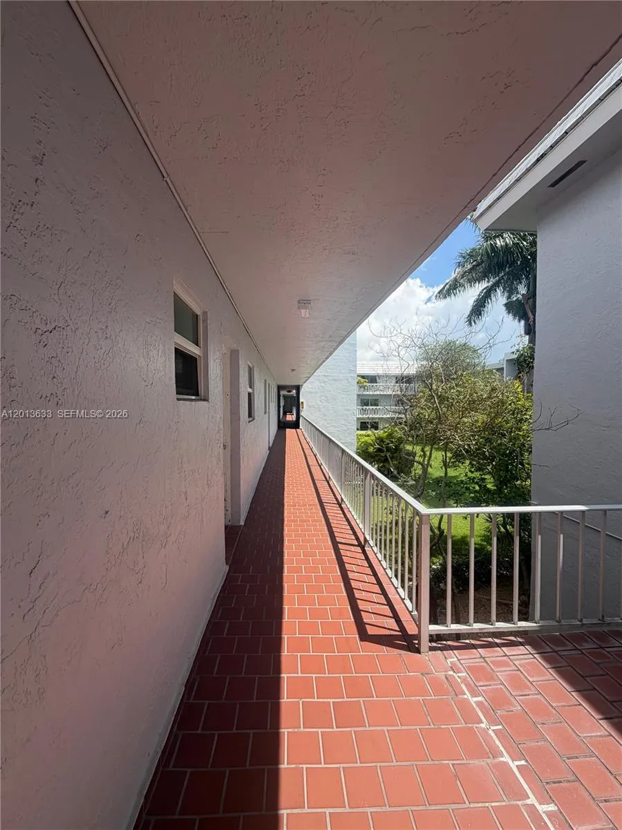100 Edgewater Dr # 204, Coral Gables FL 33133