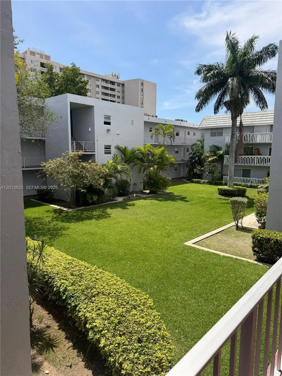 100 Edgewater Dr # 204, Coral Gables FL 33133