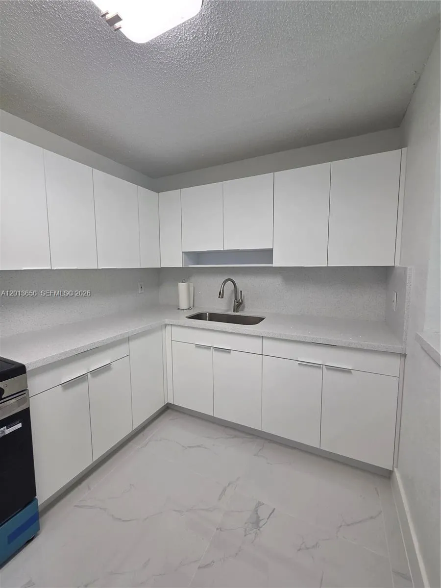 14830 Naranja Lakes Blvd, Homestead FL 33032