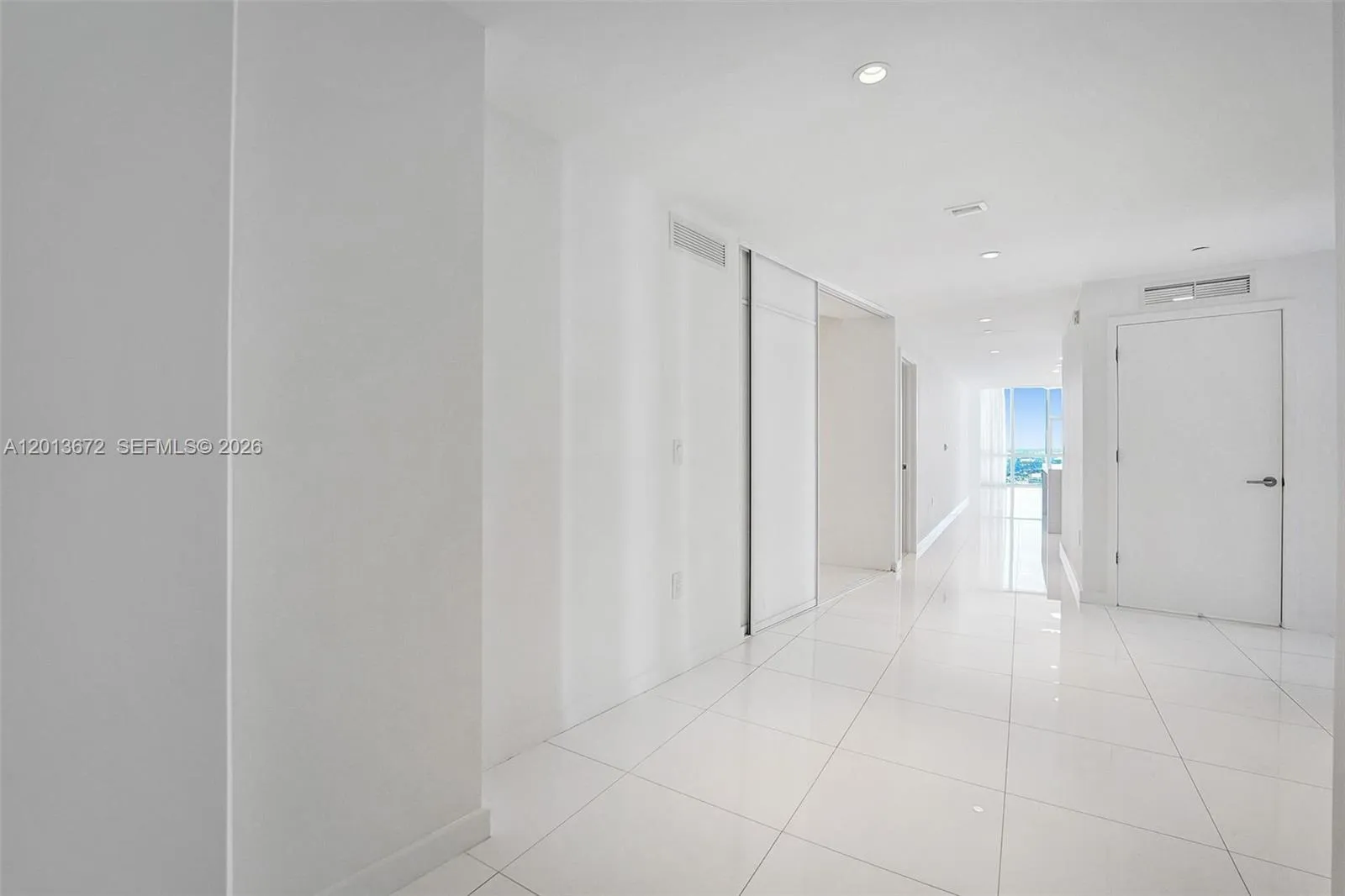 851 NE 1st Ave # 4001, Miami FL 33132