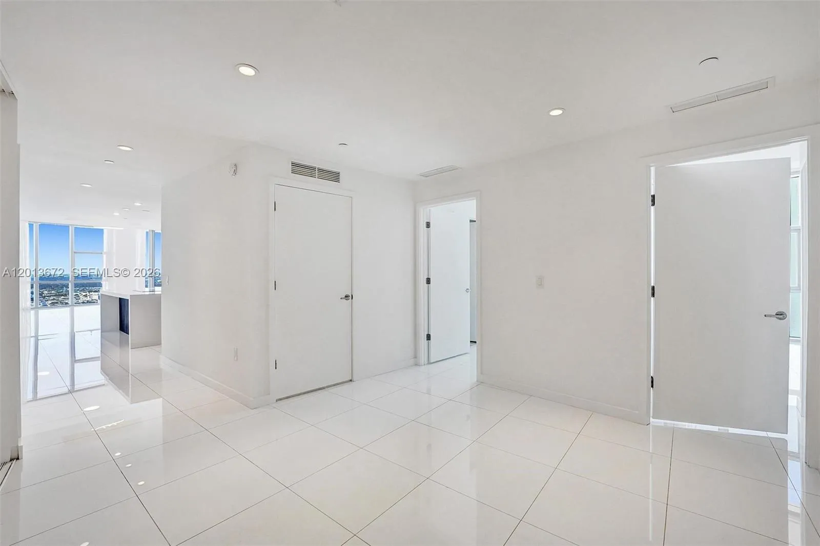 851 NE 1st Ave # 4001, Miami FL 33132