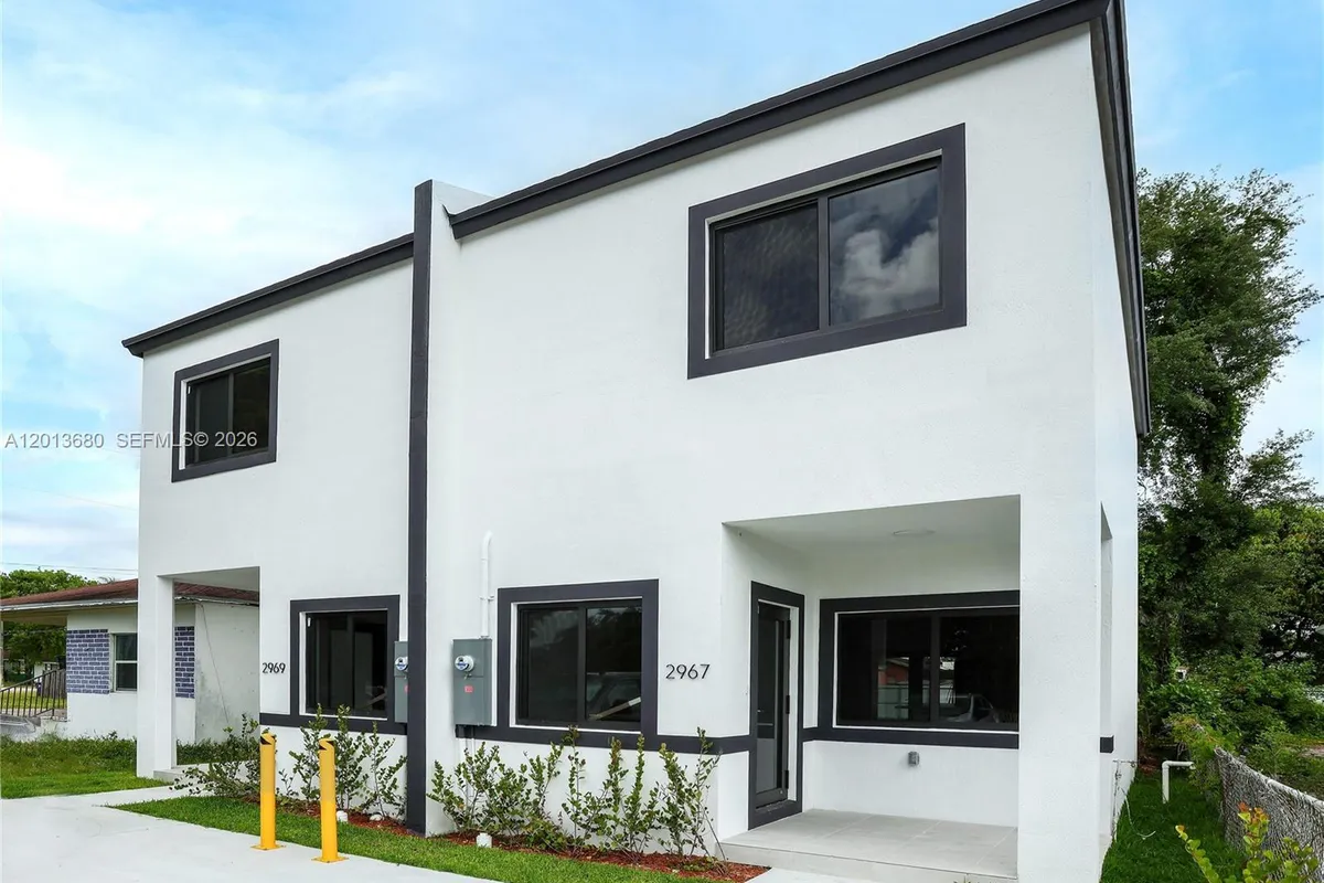 2967 NW 59 St, Miami FL 33142