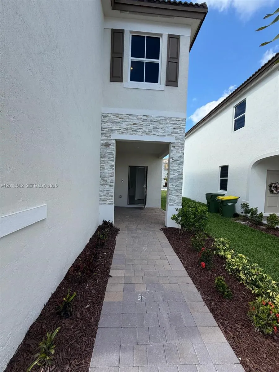 2740 SE 24th Ct # 2740, Homestead FL 33035