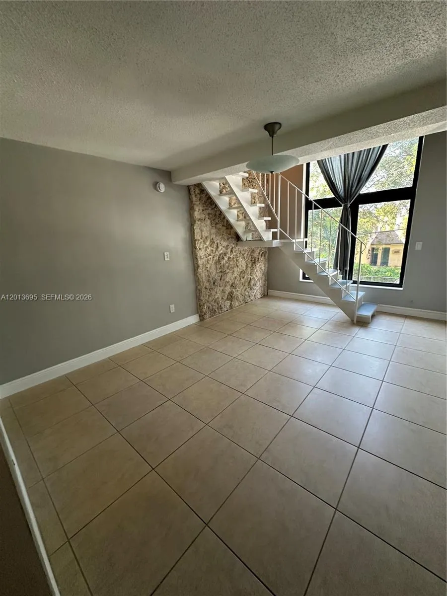 24 Calabria Ave # 12, Coral Gables FL 33134