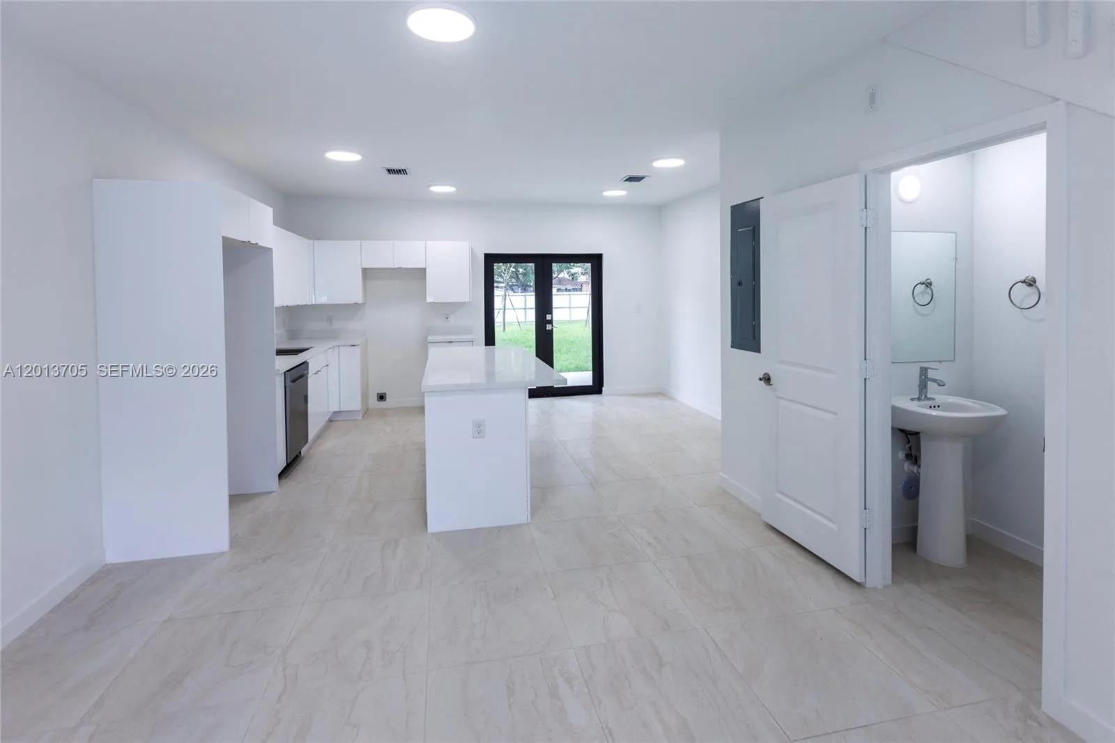 2969 NW 59 St, Miami FL 33142