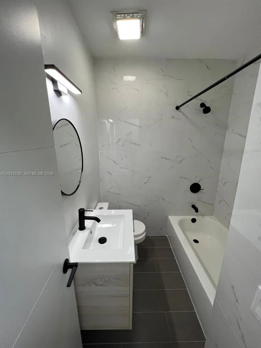 2640 NE 215th St # 2640, Miami FL 33180