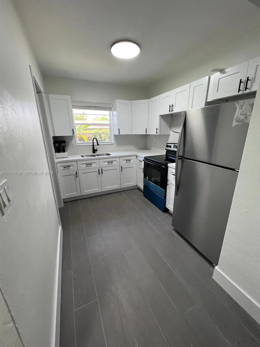 2640 NE 215th St # 2640, Miami FL 33180
